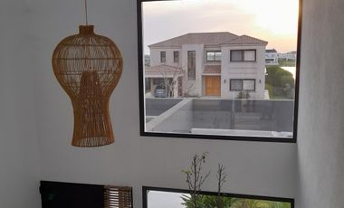 Casa en Muelles -MB- excelente ubicación