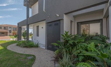 Casa en Muelles -MB- excelente ubicación