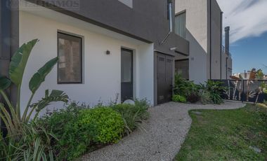 Casa en Muelles -MB- excelente ubicación