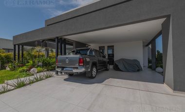 Casa en Muelles -MB- excelente ubicación