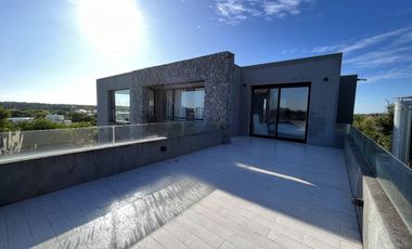 Casa en Alquiler- Barrio Residencial 1 Lote 619 de Costa Esmeralda - Excelente ubicacion