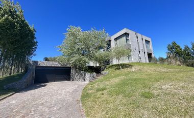 Casa en Alquiler- Barrio Residencial 1 Lote 619 de Costa Esmeralda - Excelente ubicacion