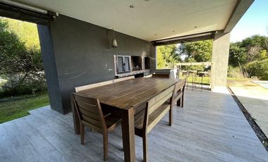 Casa en Alquiler- Barrio Residencial 1 Lote 619 de Costa Esmeralda - Excelente ubicacion