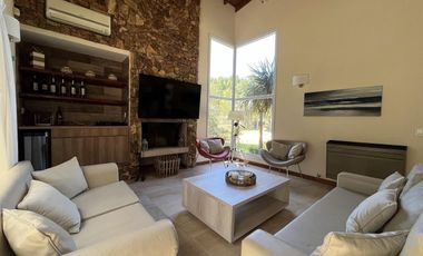 Casa en alquiler- Residencial 1 lote 330 de Costa Esmeralda - Cercania a la playa