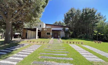 Casa en alquiler- Residencial 1 lote 330 de Costa Esmeralda - Cercania a la playa