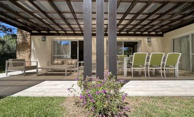 Casa en alquiler- Residencial 1 lote 330 de Costa Esmeralda - Cercania a la playa