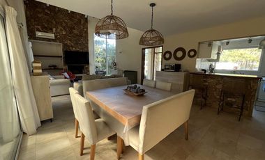 Casa en alquiler- Residencial 1 lote 330 de Costa Esmeralda - Cercania a la playa