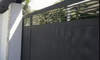 Casa en venta - 3 dormitorios 2 baños - Cochera - 288mts -  Berisso