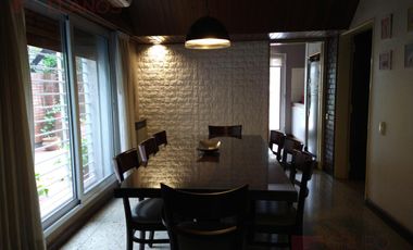 Casa en venta, seis ambientes en Lujan Centro.