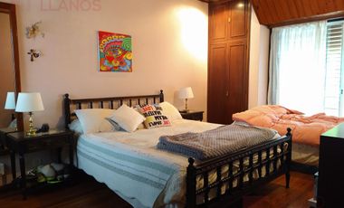Casa en venta, seis ambientes en Lujan Centro.