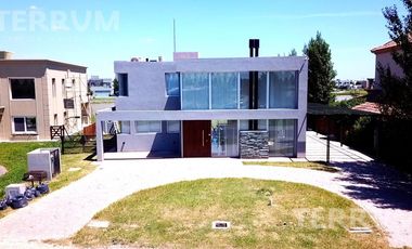 CASA VENTA CANNING BARRIO SANTA RITA