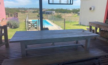 Casa en venta - 4 Dormitorios 3 Baños - 130mts2 - Costa Esmeralda