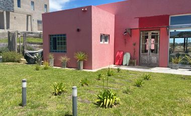 Casa en venta - 4 Dormitorios 3 Baños - 130mts2 - Costa Esmeralda