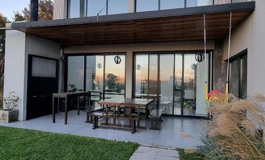 Espectacular casa con vista a la laguna en Pilará | VCO Propiedades