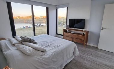 Espectacular casa con vista a la laguna en Pilará | VCO Propiedades