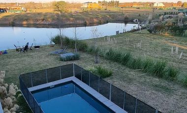 Espectacular casa con vista a la laguna en Pilará | VCO Propiedades