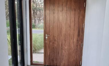 Espectacular casa con vista a la laguna en Pilará | VCO Propiedades