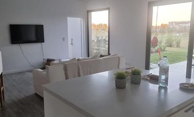 Espectacular casa con vista a la laguna en Pilará | VCO Propiedades