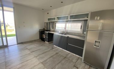 Casa en Venta y Alquiler al Lago - Ceibos, Puertos del Lago