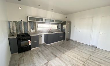 Casa en Venta y Alquiler al Lago - Ceibos, Puertos del Lago