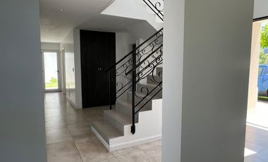 Casa en Venta y Alquiler al Lago - Ceibos, Puertos del Lago