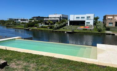 Casa en Venta y Alquiler al Lago - Ceibos, Puertos del Lago