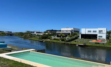 Casa en Venta y Alquiler al Lago - Ceibos, Puertos del Lago