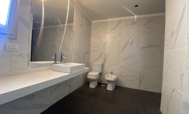Casa en Venta y Alquiler al Lago - Ceibos, Puertos del Lago