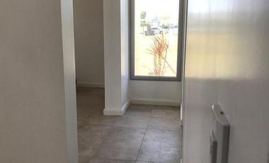 Casa en Venta y Alquiler al Lago - Ceibos, Puertos del Lago
