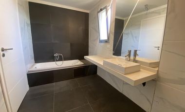 Casa en Venta y Alquiler al Lago - Ceibos, Puertos del Lago