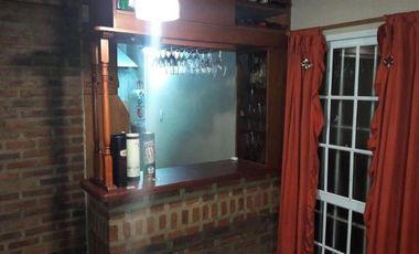 Casa venta - 3 dormitorios 1 baño - 136  mts2 - Etcheverry