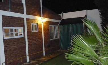 Casa venta - 3 dormitorios 1 baño - 136  mts2 - Etcheverry