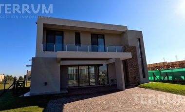 CASA VENTA CANNING BARRIO TERRALAGOS