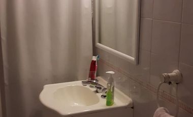 Casa tres ambientes con patio y quincho a la venta en Wilde