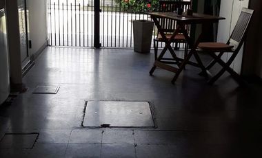 Casa tres ambientes con patio y quincho a la venta en Wilde