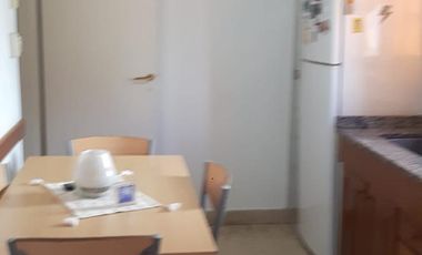Casa tres ambientes con patio y quincho a la venta en Wilde