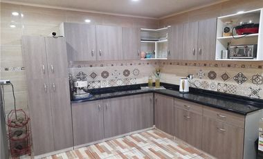 OPORTUNIDAD !!  HERMOSA CASA