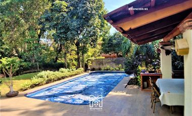 Casa y Terreno en Venta Cuernavaca Calz. de los Estrada ,Vista Hermosa