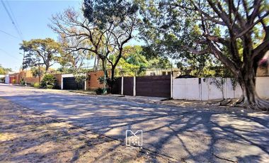 Casa y Terreno en Venta Cuernavaca Calz. de los Estrada ,Vista Hermosa