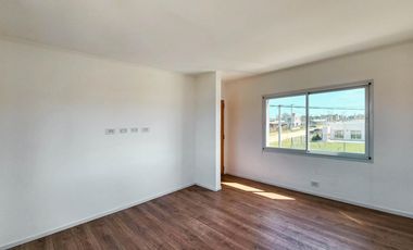 Casa de 2 dormitorios con jardín y parrilla de oportunidad