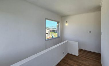 Casa de 2 dormitorios con jardín y parrilla de oportunidad