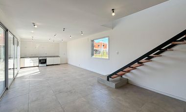 Casa de 2 dormitorios con jardín y parrilla de oportunidad
