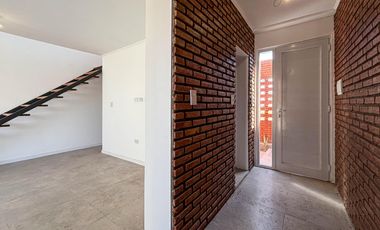 Casa de 2 dormitorios con jardín y parrilla de oportunidad