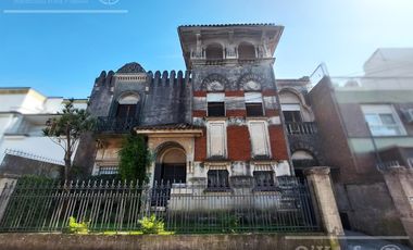 Casa Histórica en Venta en Quilmes 5 ambientes, residencial exclusivo!