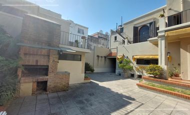 Casa Histórica en Venta en Quilmes 5 ambientes, residencial exclusivo!