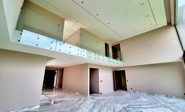 Magnífica Casa a estrenar en Bosques de las Lomas en calle  cerrada