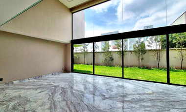 Magnífica Casa a estrenar en Bosques de las Lomas en calle  cerrada