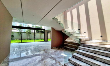 Magnífica Casa a estrenar en Bosques de las Lomas en calle  cerrada