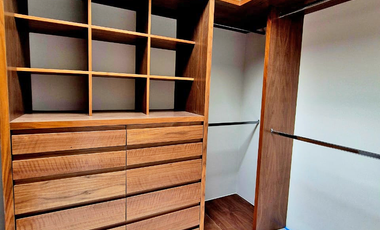 Magnífica Casa a estrenar en Bosques de las Lomas en calle  cerrada