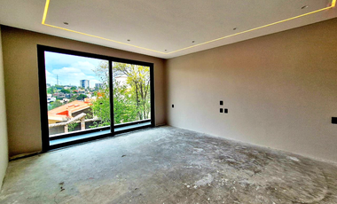 Magnífica Casa a estrenar en Bosques de las Lomas en calle  cerrada